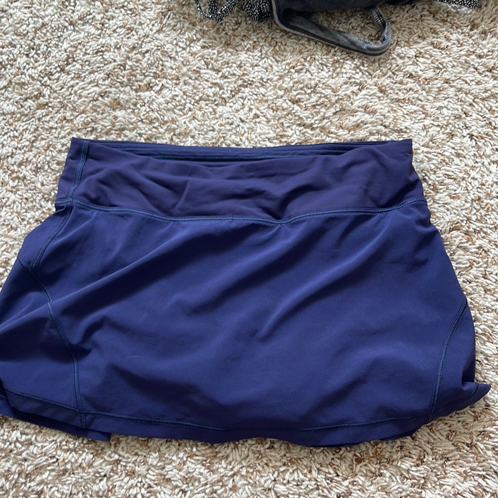 Lululemon skirt size 4
